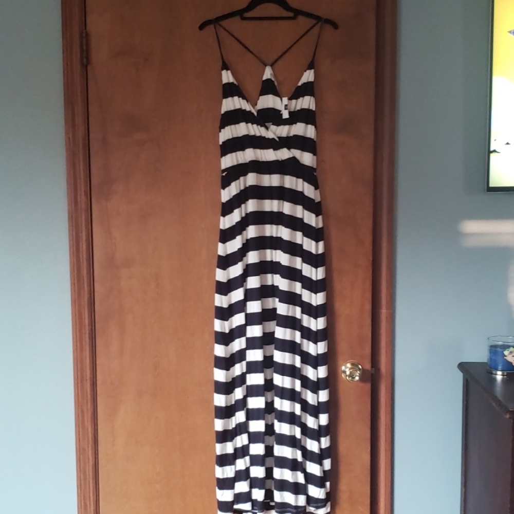 NWT Gap L blue and white striped maxi dress